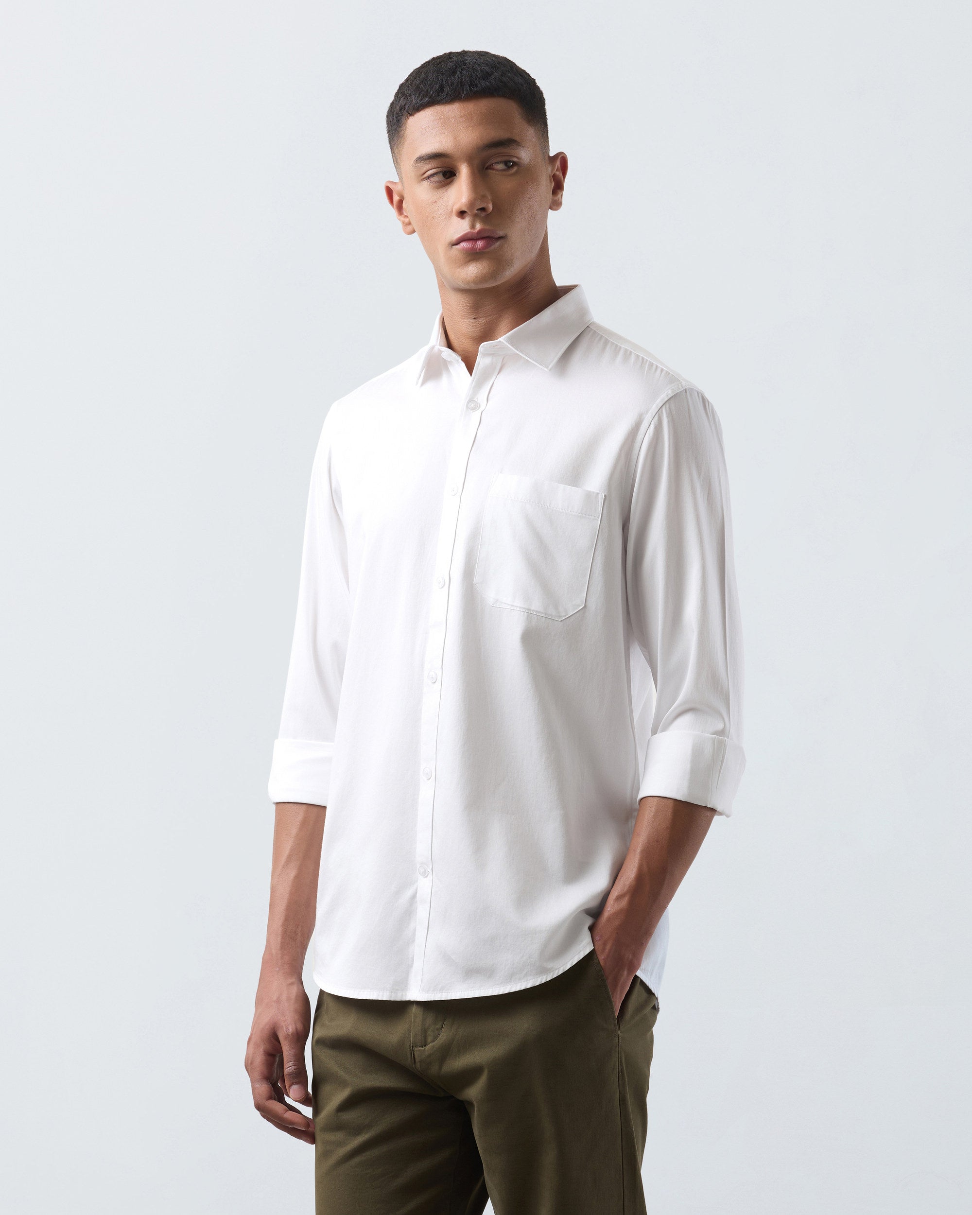 KANSO White Dress Shirt, hand in pocket