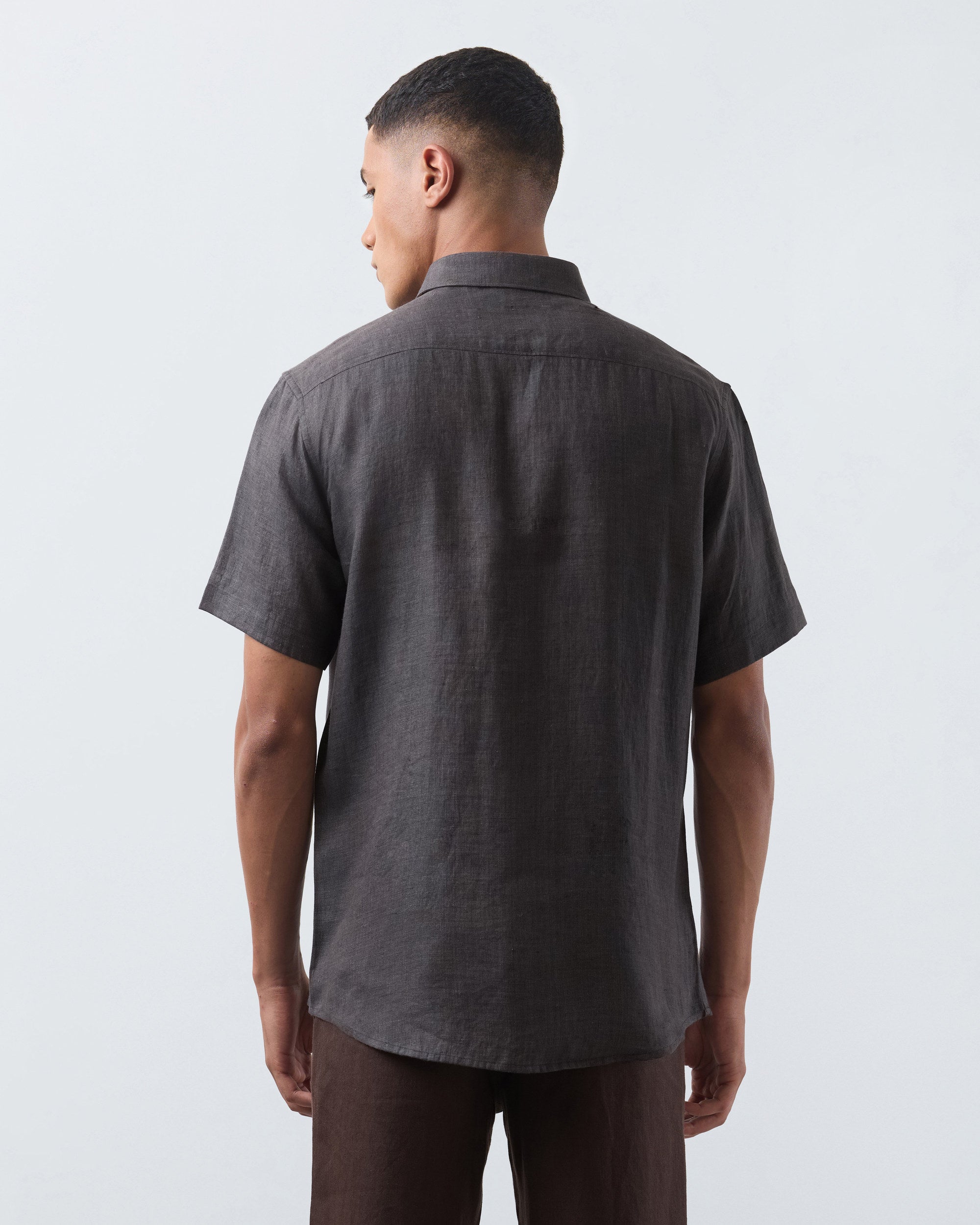 KANSO Dark Grey Linen Shirt, short sleeve, back #Sleeve_Short